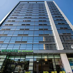 Wingate By Wyndham Long Island Otel